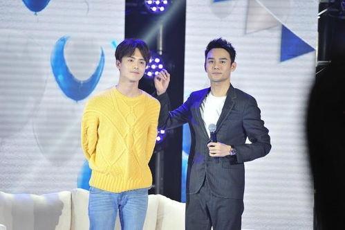 娱乐圈吃瓜爆料明星情侣,甜蜜背后暗藏玄机