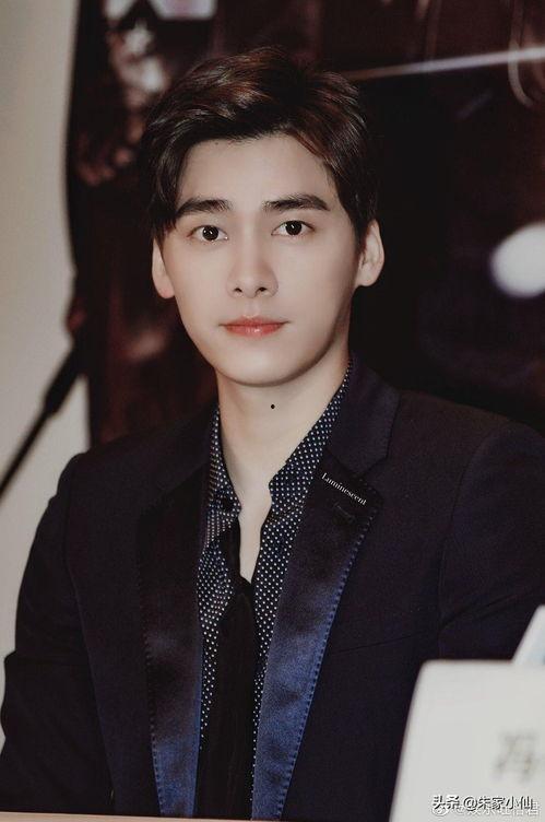 李易峰娱乐吃瓜视频,揭秘明星幕后生活片段