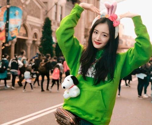 吃娱乐瓜的女孩  第3张