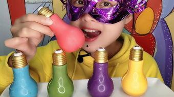 娱乐吃瓜酱灯泡放嘴里